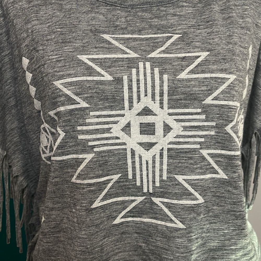 Forever 21 gray fringe southwestern print crop top - S - Picture 3 of 11